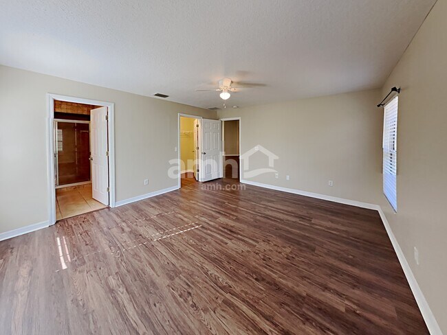 Building Photo - 315 Morningview Dr