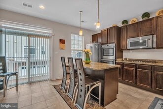 Building Photo - 1601 Wesbourne Dr