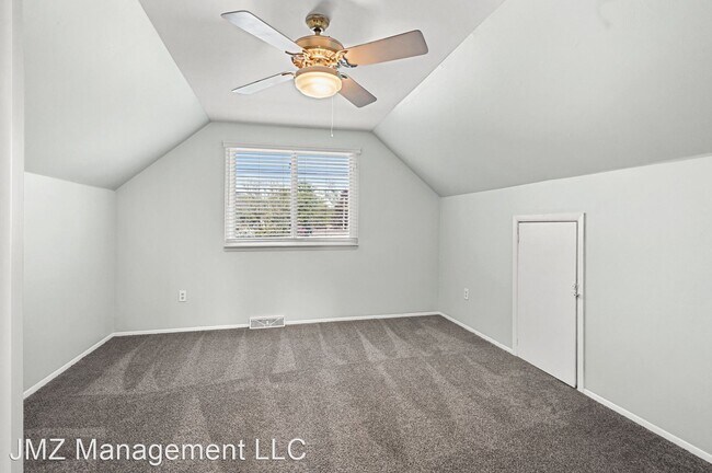 Building Photo - 3 br, 1 bath House - 1391 Rossdale