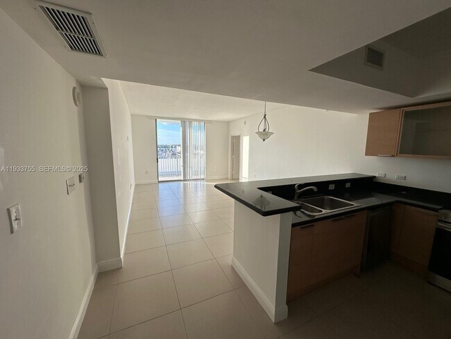 Building Photo - 140 S Dixie Hwy