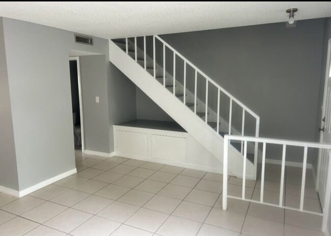 Building Photo - 8626 Cattail Dr