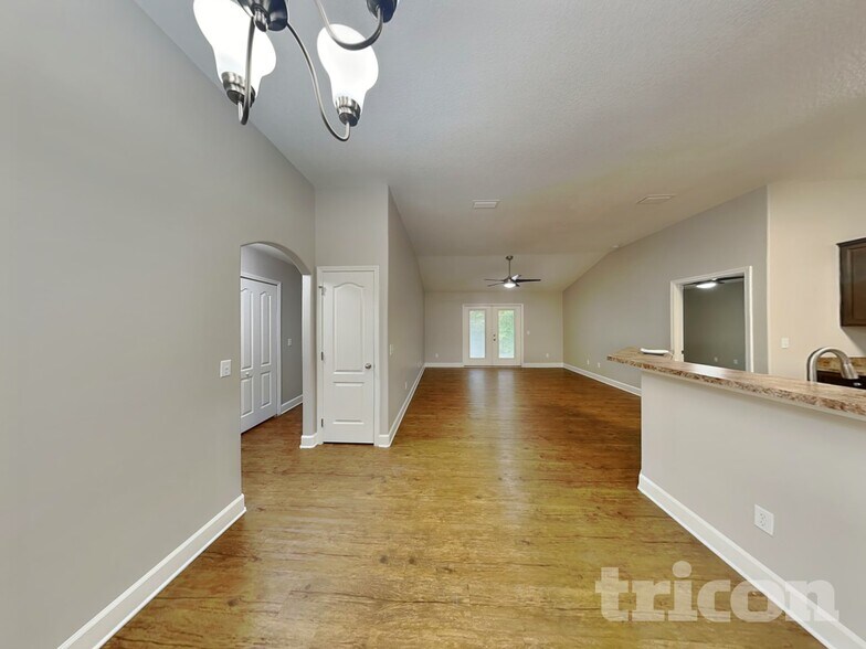 Building Photo - 45197 Weaver Cir