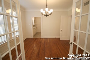 Building Photo - 131 E Ridgewood Ct