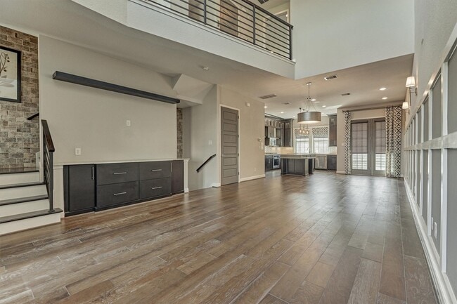 Building Photo - 9627 Towne Lake Pkwy