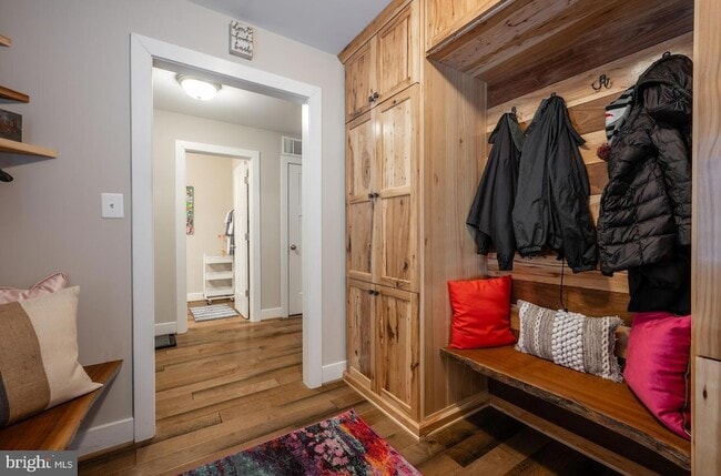 Building Photo - 1126 N Stuart St