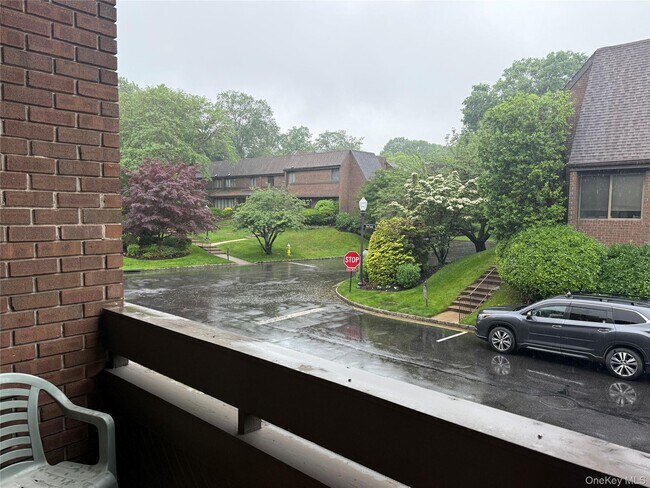 Building Photo - 15 Old Field