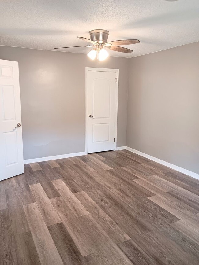 Building Photo - Beautifully Updated 3-Bedroom Home