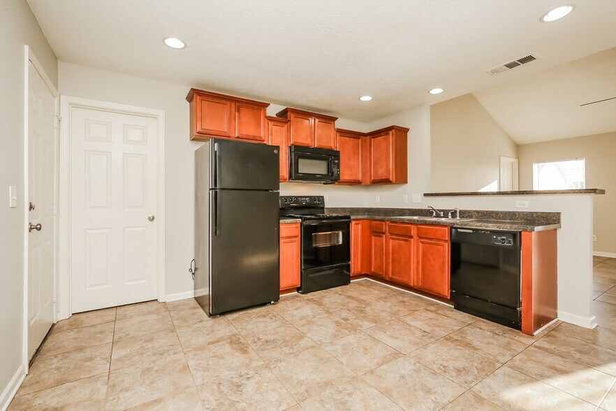 Building Photo - 312 Sarna Dr