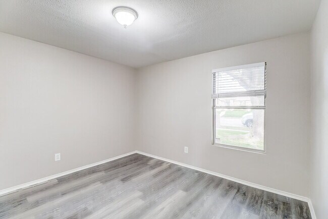 Building Photo - 1477 Hickory Creek Ln