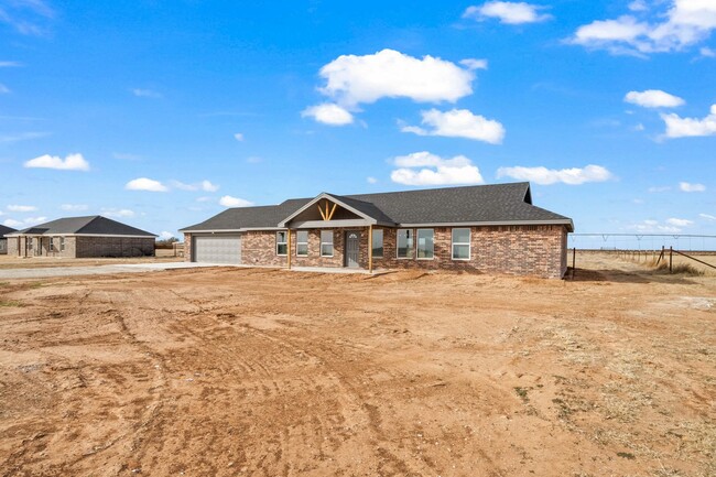 Building Photo - Country Living In Idalou ISD!