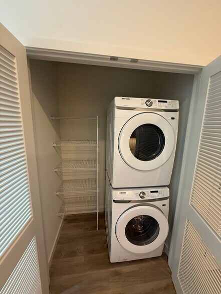 Building Photo - 145 NW 31st St