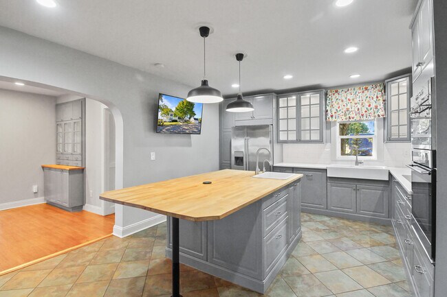 Building Photo - W5838 County Rd A