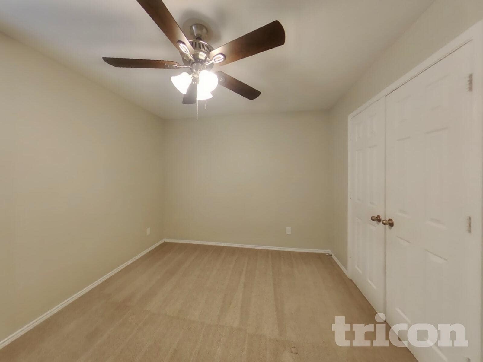 Building Photo - 2506 Eastwood Dr