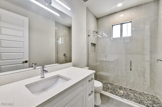 Building Photo - 2602 SW 27th St