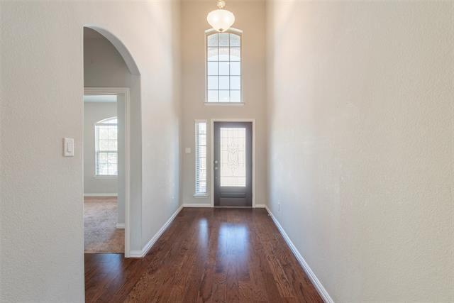 Building Photo - 16604 Central Garden Ln