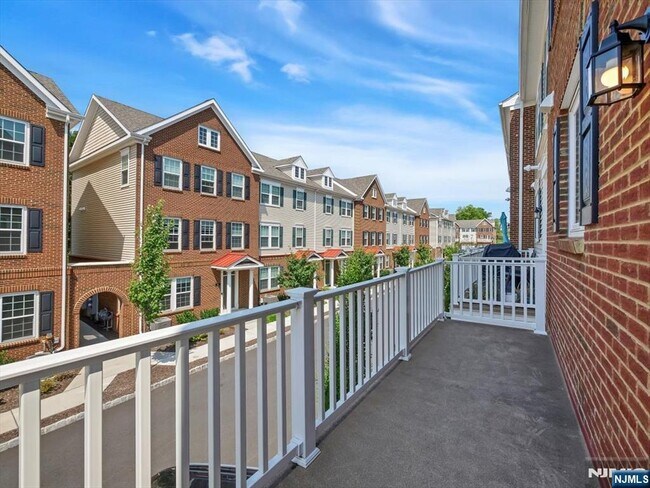 Building Photo - 106 W Ramsey Terrace