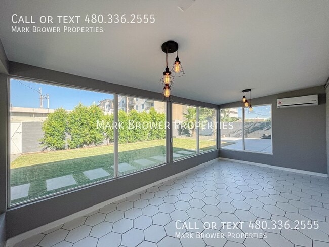 Building Photo - 2201 N 71st St