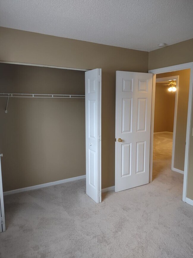 Building Photo - 202 Hookston Way