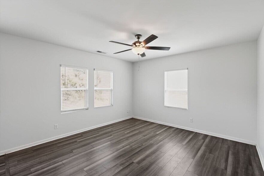 Building Photo - 419 Matera Dr NW