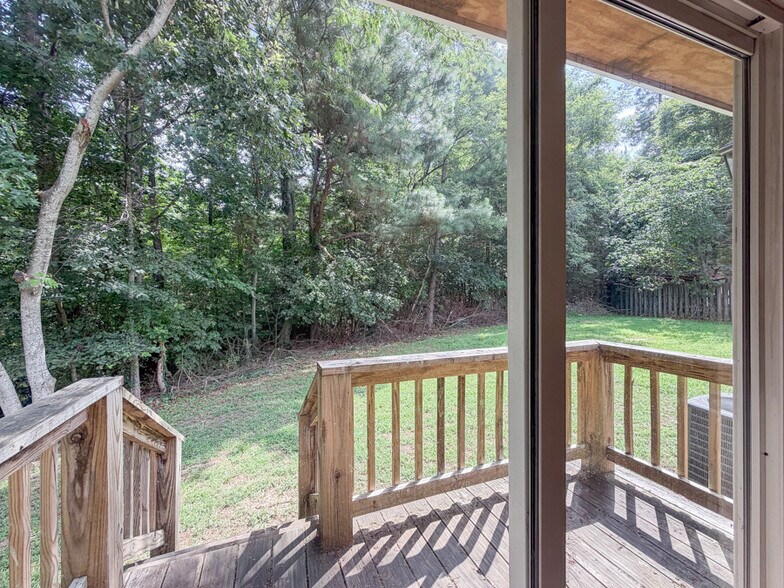 Building Photo - 35 Fox Hill Dr