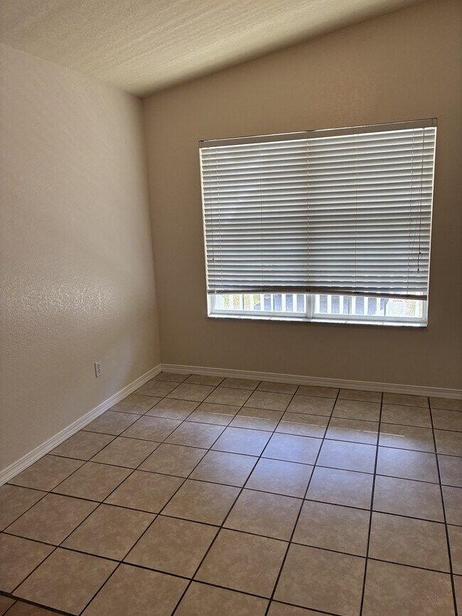 Building Photo - 6132 E Quitman St