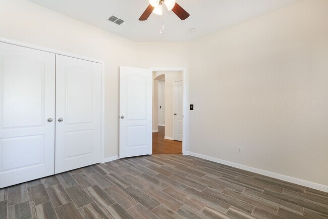 Building Photo - Helotes~Beautiful Laurel Canyon Subdivisio...