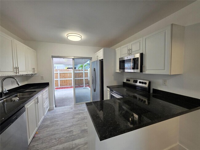 Building Photo - 7971 SW 152nd Ave