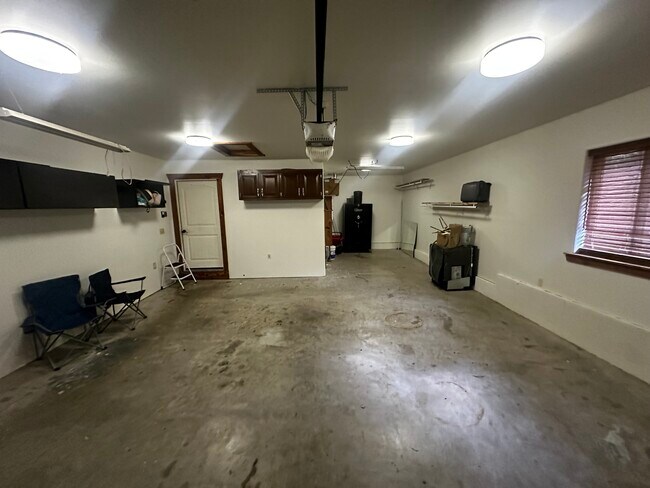 Building Photo - 105 High Ridge Ct