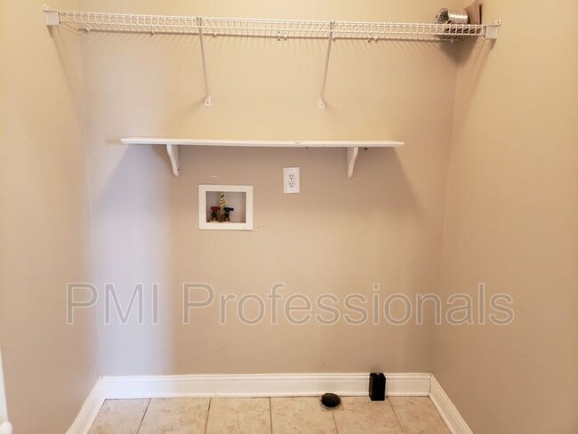 Building Photo - 112 Annadel Ct