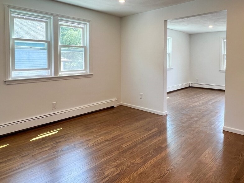 Building Photo - 22 Chandler St