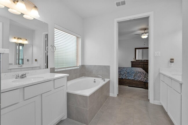 Building Photo - 2714 Sellers Island Dr