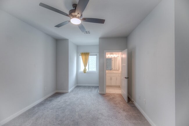 Building Photo - 4608 S Retana Ave W