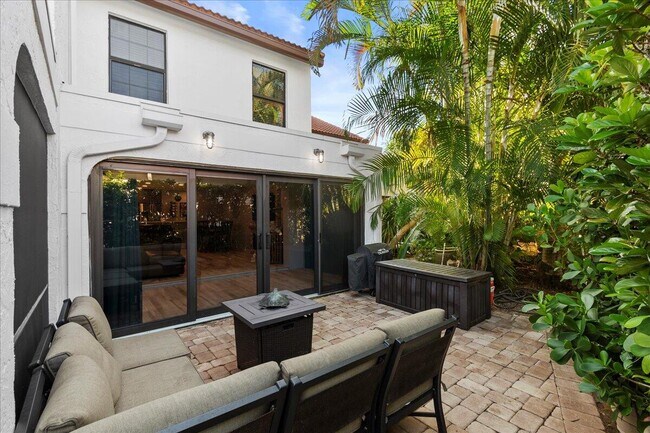 Building Photo - 2379 Treasure Isle Dr
