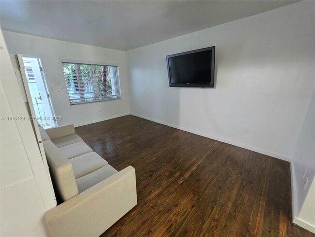 Building Photo - 1616 Euclid Ave