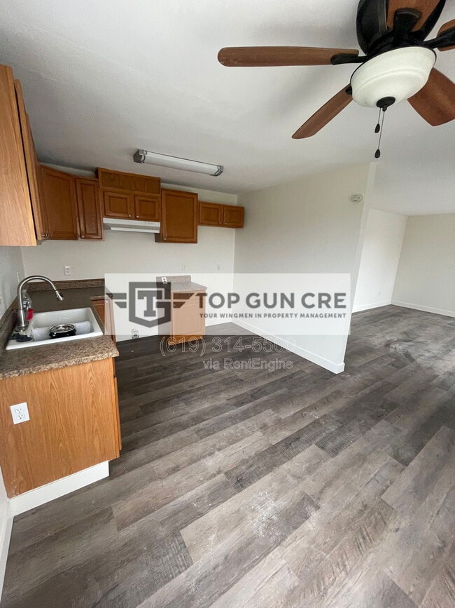 Building Photo - 220 E Park Ave