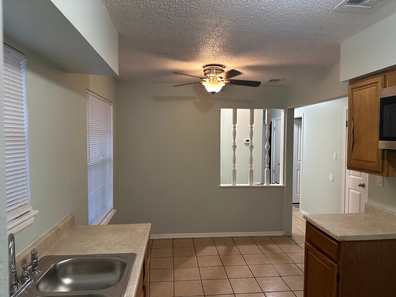 Building Photo - 9003 Perma Ln