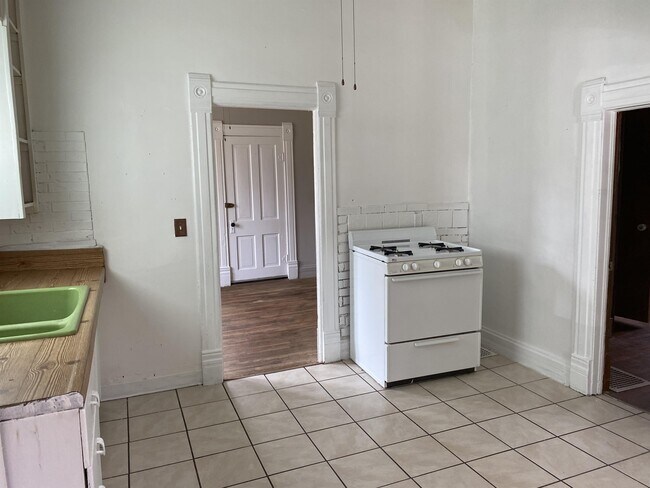 Building Photo - 440 26th St