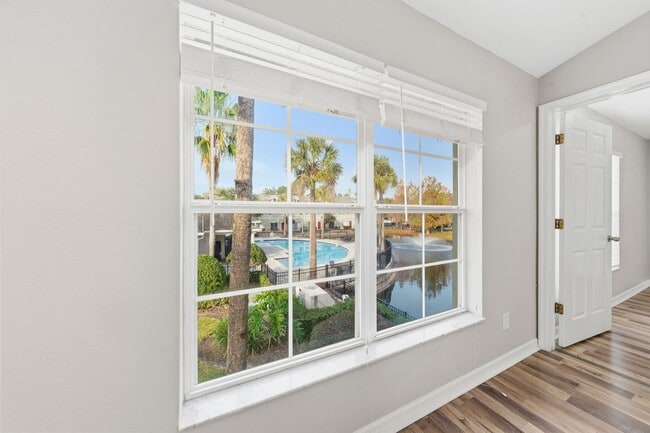 Building Photo - Beautifully Remodeled 3 Bedroom in Regent Park