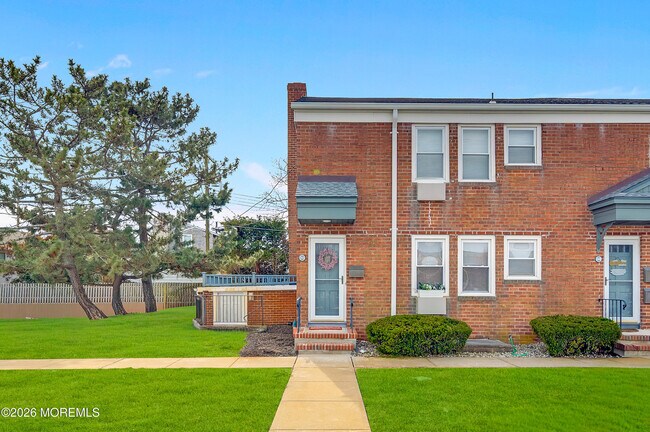 Building Photo - 310 Maryland Ave