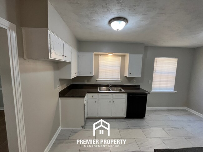 Building Photo - NEWLY RENOVATED 4BR/2BA Whitehaven Home | Detached 2-Car Garage & Tile Floors