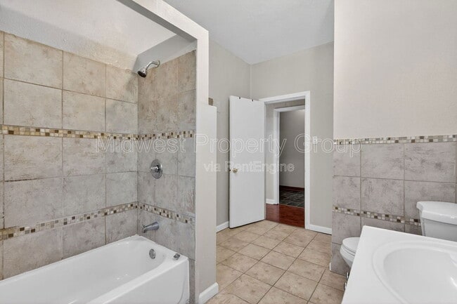 Building Photo - 5978 Laurette Ave