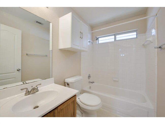Building Photo - 5709 Pecanwood Ln