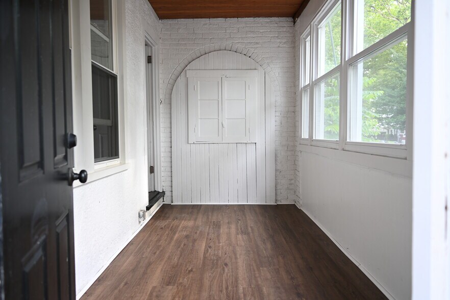 Building Photo - 722 Hawthorne Rd
