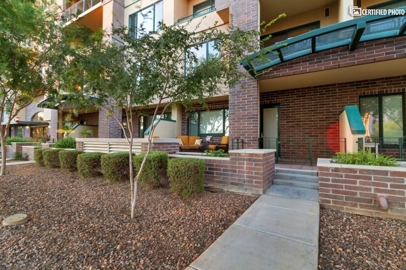 Building Photo - 16 W Encanto Blvd
