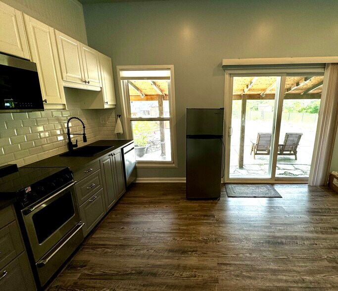 Kitchen & Sliding Door to Patio - 21560 Quaker Rd