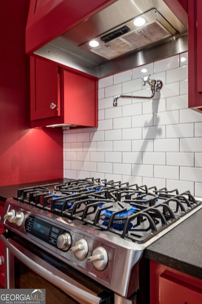 Building Photo - 765 Woodland Ave SE