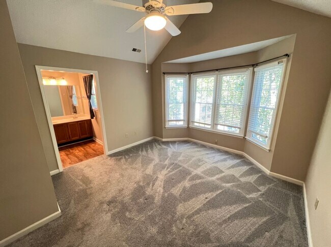 Building Photo - Cute cul-de-sac home in Woodcroft!