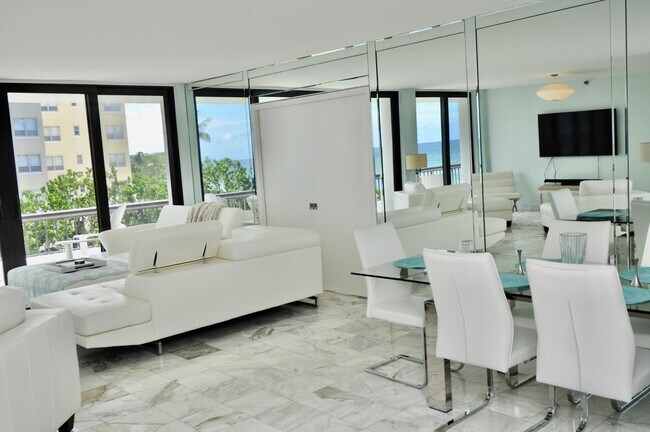 Building Photo - 2660 S Ocean Blvd
