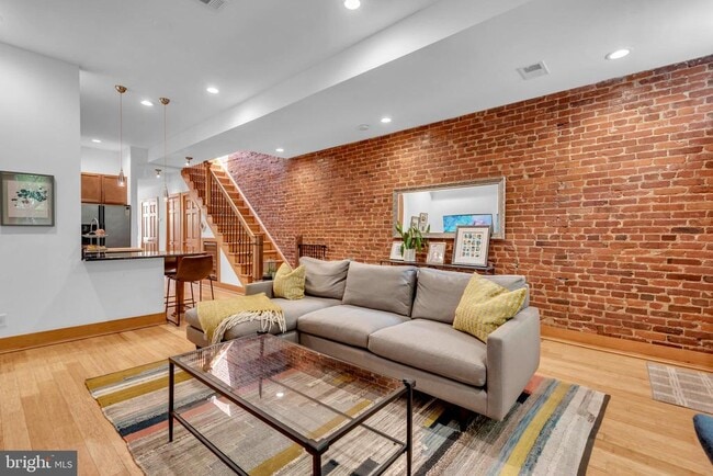 Building Photo - 1810 6th St NW