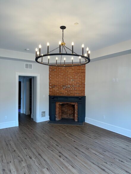 Building Photo - 60 Maple Ave